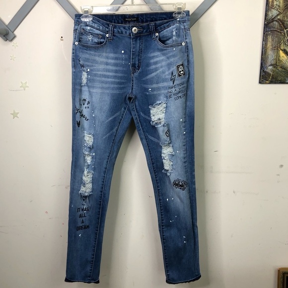 RED fox Distressed denim - Picture 2 of 14